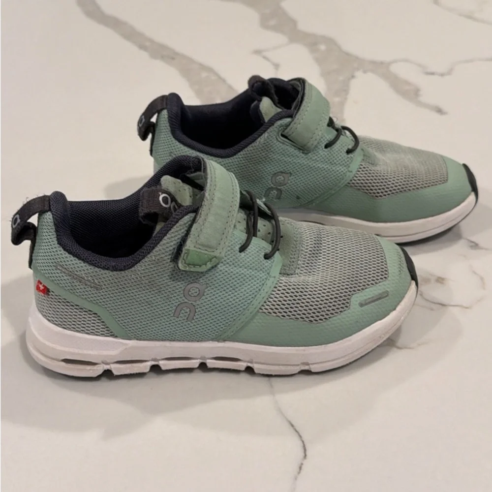 Mint Green Boys On Kids Cloud Shoes - Picture 3 of 5